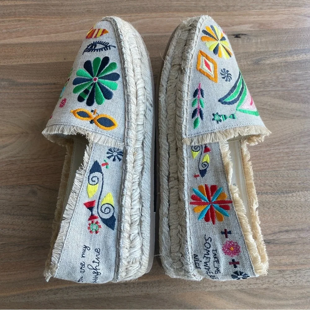 NWOT JOHNNY WAS PARKER ESPADRILLE, Size 8,5